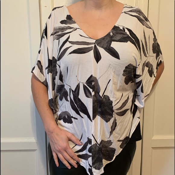 XL two layer top - Picture 1 of 3